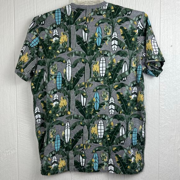 Free Planet T-shirt men’s Large surfboard tropical design Armpit to armpit: 21“ - Picture 4 of 7